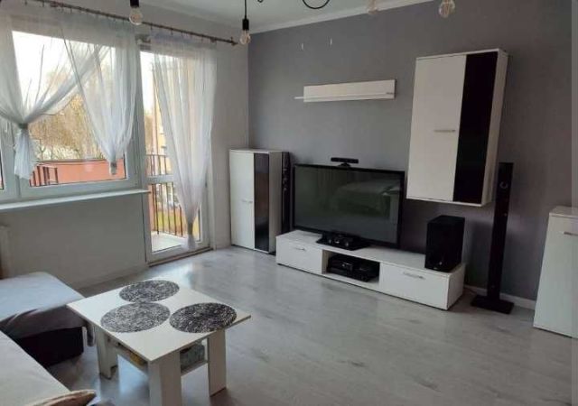 Mieszkanie 3-pokojowe Leszno. Zdjęcie 1