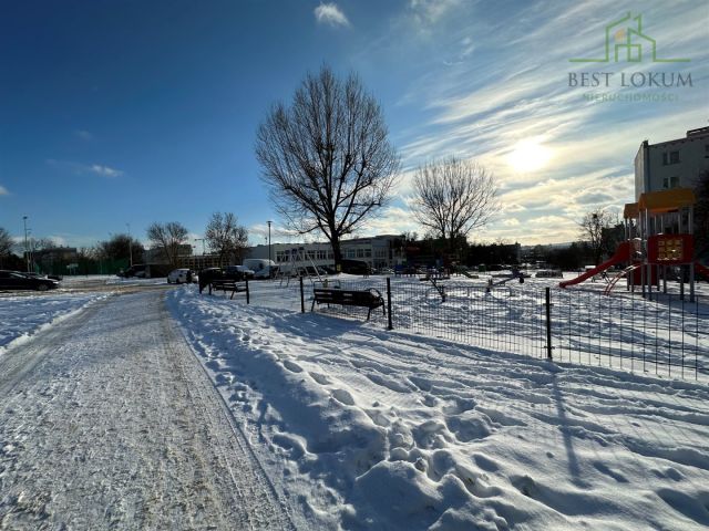 Mieszkanie 3-pokojowe Kielce Bocianek, ul. Stanisława Wyspiańskiego. Zdjęcie 1