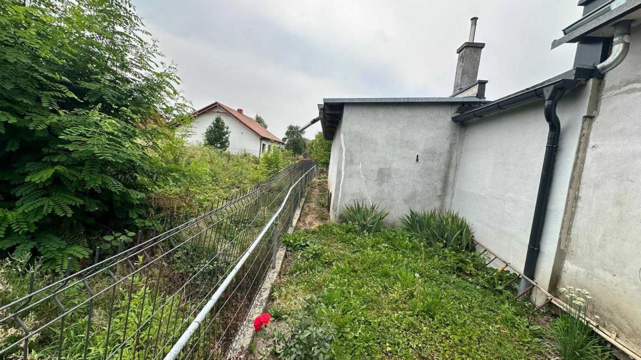 Nieruchomość komercyjna Kłopotów. Zdjęcie 5