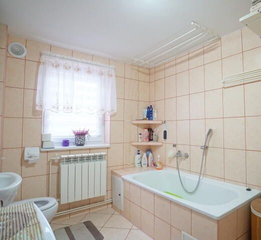 dom wolnostojący, 5 pokoi Laski. Zdjęcie 12