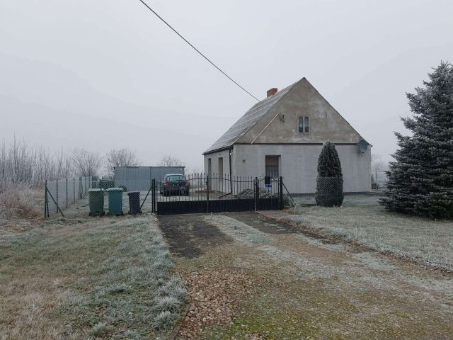 dom wolnostojący, 2 pokoje Poniatówek. Zdjęcie 1