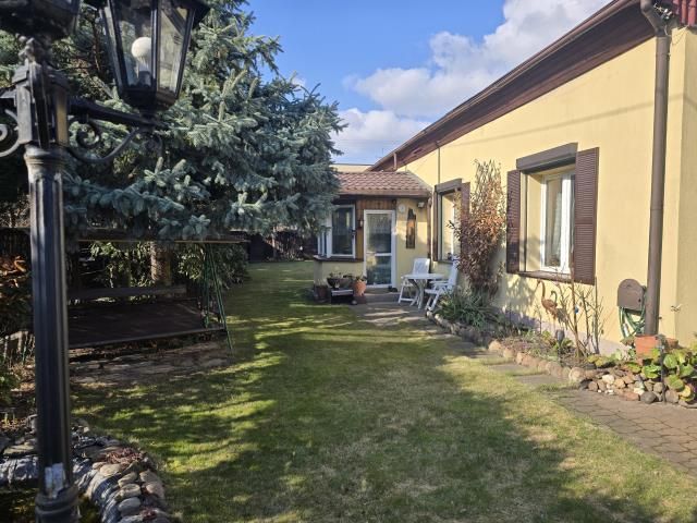 dom wolnostojący, 3 pokoje Wołomin Sławek. Zdjęcie 2