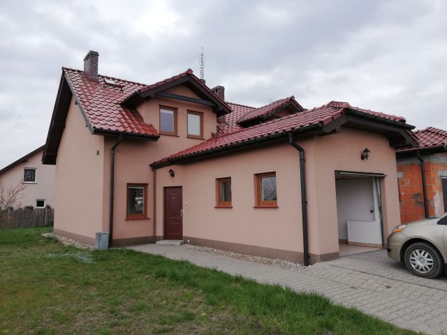 dom szeregowy, 3 pokoje Kiełczów, ul. Polna. Zdjęcie 1