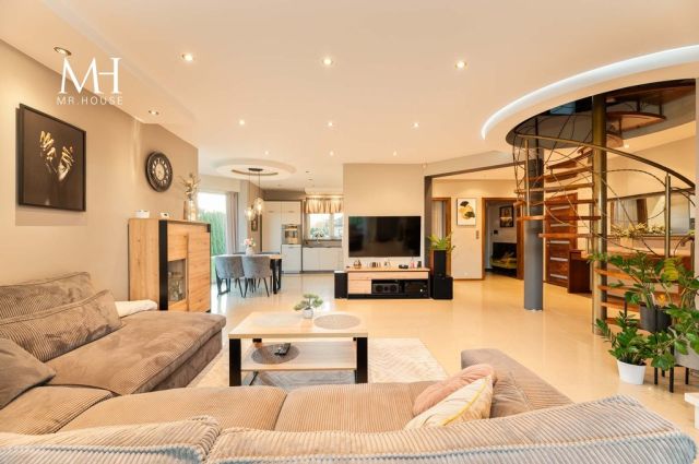 dom wolnostojący, 5 pokoi Pabianice. Zdjęcie 2