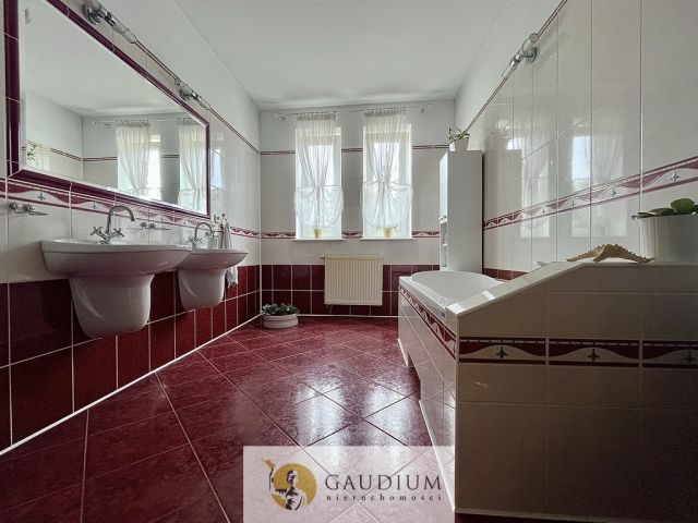 dom wolnostojący, 7 pokoi Bytonia, os. Zielone. Zdjęcie 23