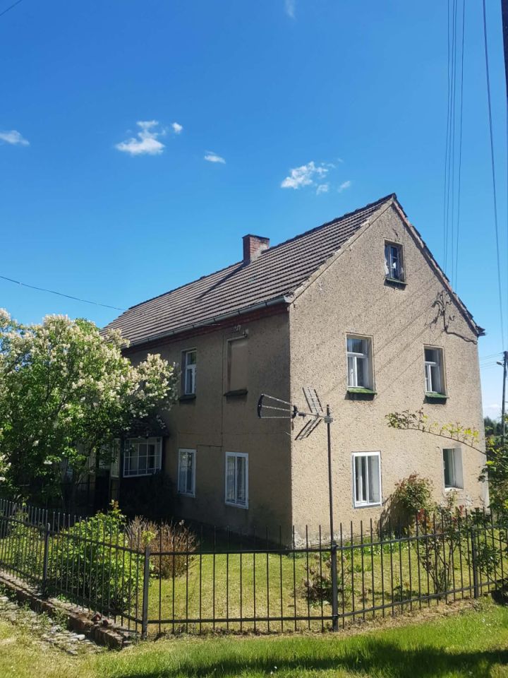 dom wolnostojący, 5 pokoi Brzeźnica, Brzeżnica. Zdjęcie 2