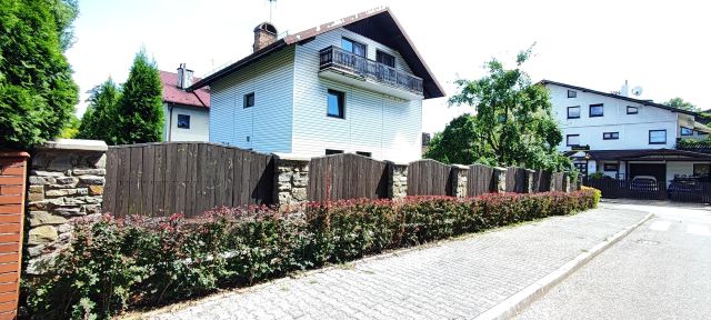 dom wolnostojący, 8 pokoi Katowice Murcki, ul. Józefa Piernikarczyka. Zdjęcie 1
