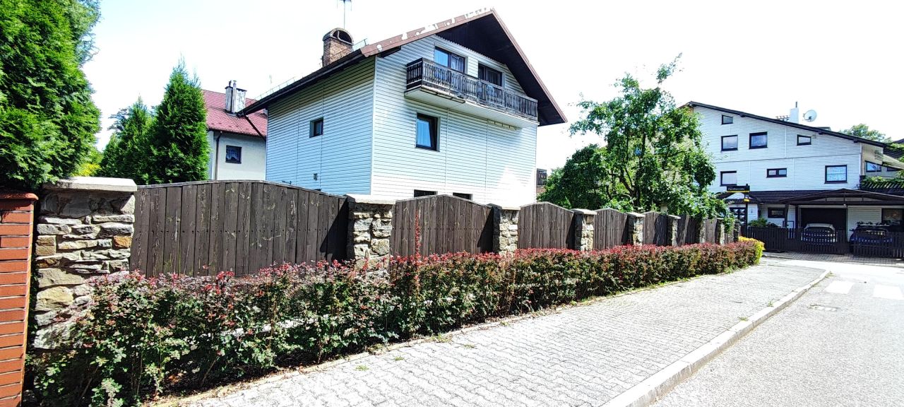 dom wolnostojący, 8 pokoi Katowice Murcki, ul. Józefa Piernikarczyka
