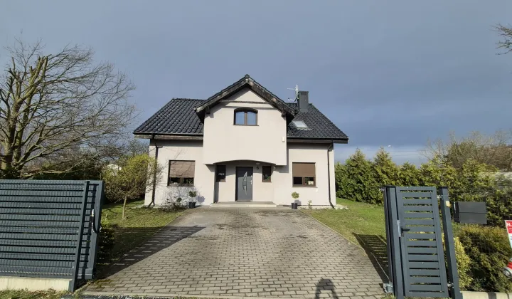 dom wolnostojący, 5 pokoi Bielawa, ul. Jodłowa