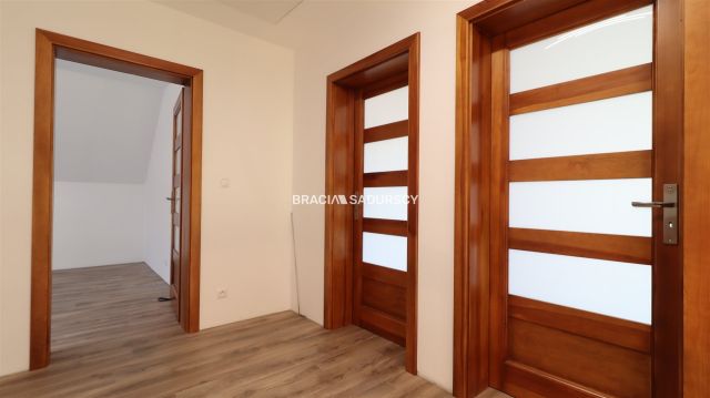dom wolnostojący, 5 pokoi Poręba Spytkowska, ul. Graniczna. Zdjęcie 7