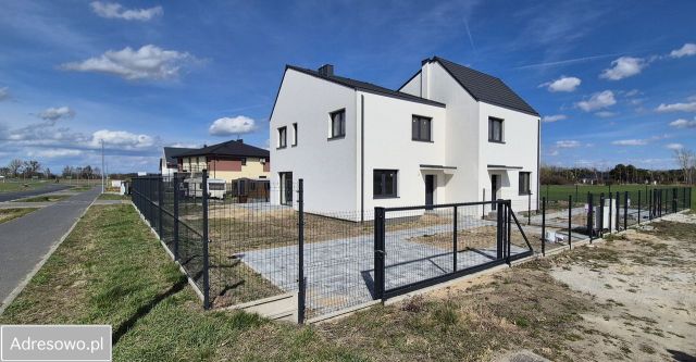 bliźniak, 4 pokoje Sierosław, ul. Prosta. Zdjęcie 1