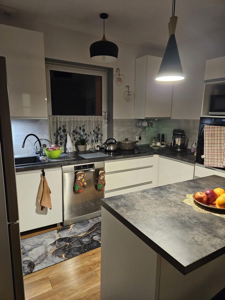 Mieszkanie 3-pokojowe Karczyce. Zdjęcie 1