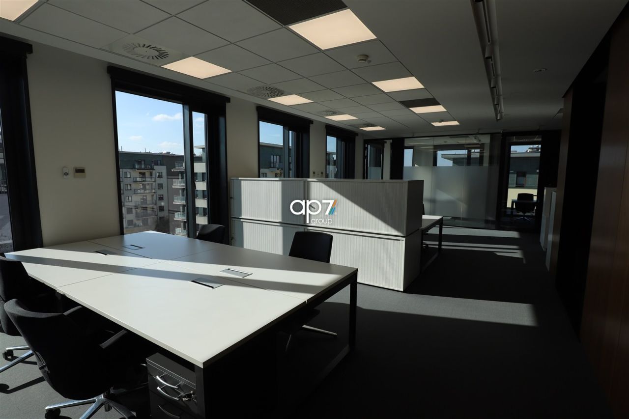 Biuro Kraków Prądnik Czerwony, ul. Pilotów. Zdjęcie 3