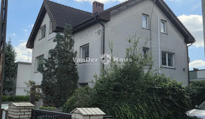 dom wolnostojący, 9 pokoi Poznań Dębiec