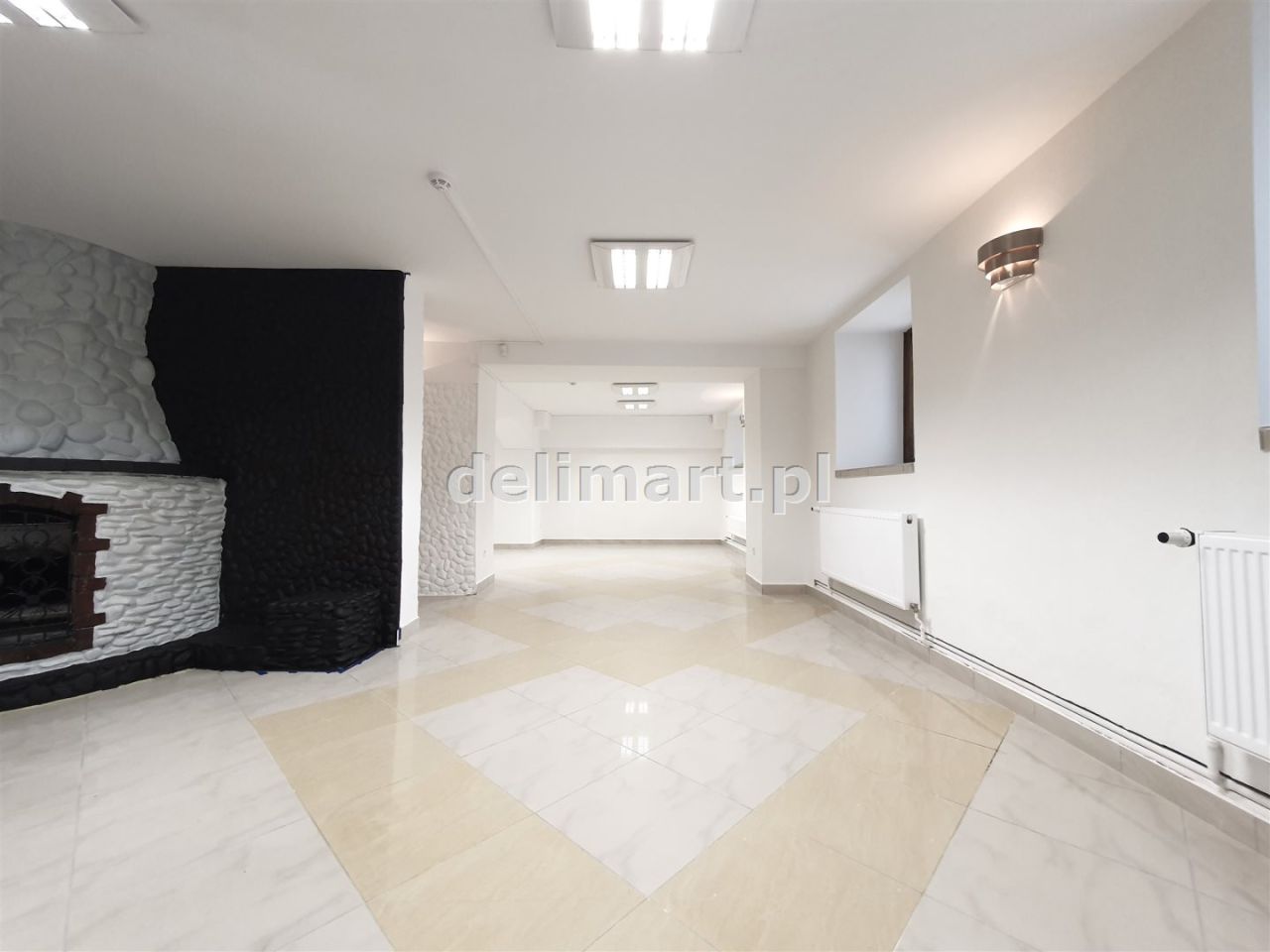 Lokal Lesko, pl. Konstytucji 3 Maja. Zdjęcie 3