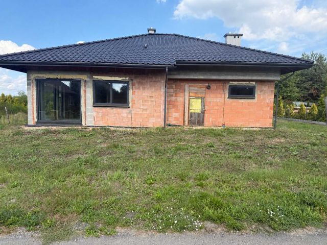 dom wolnostojący Kozłów. Zdjęcie 1
