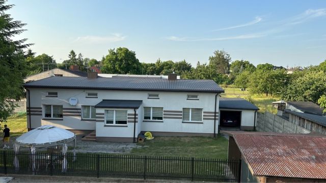 dom wolnostojący Koluszki, ul. gen. Józefa Hallera. Zdjęcie 1