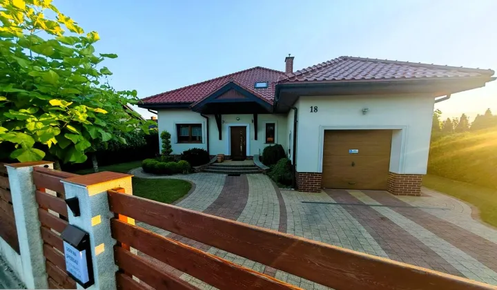 dom wolnostojący, 5 pokoi Brzeg Dolny, ul. Leszczynowa