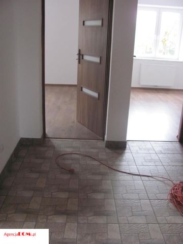 Mieszkanie 3-pokojowe Radonice. Zdjęcie 8