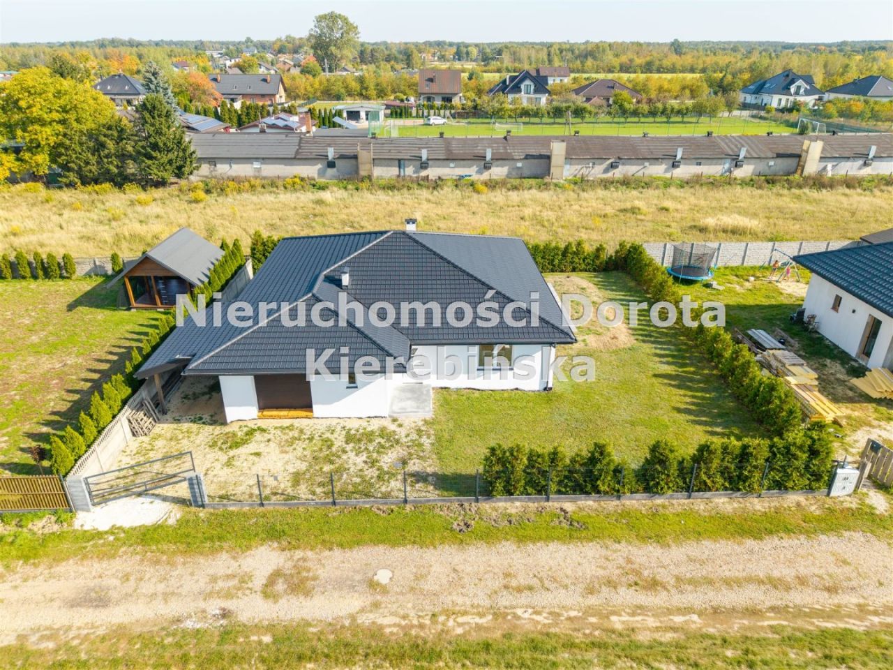 dom wolnostojący, 5 pokoi Wąwał. Zdjęcie 2