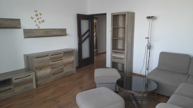 Mieszkanie 3-pokojowe Ostrów. Zdjęcie 1