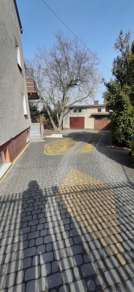 dom wolnostojący, 6 pokoi Radomsko Centrum, Prym. Wyszyńskiego. Zdjęcie 3