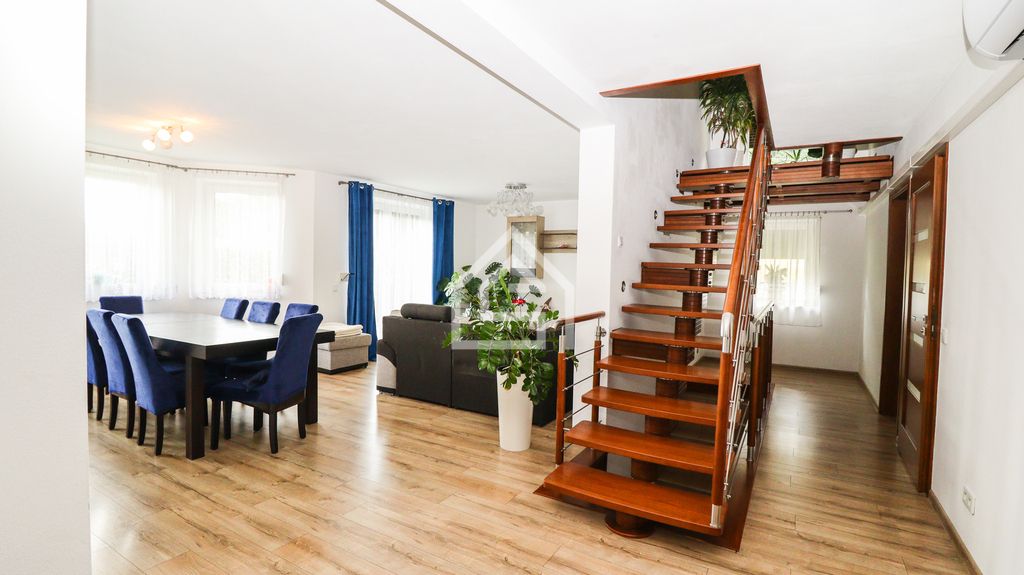 dom wolnostojący, 6 pokoi Gnojnik. Zdjęcie 25