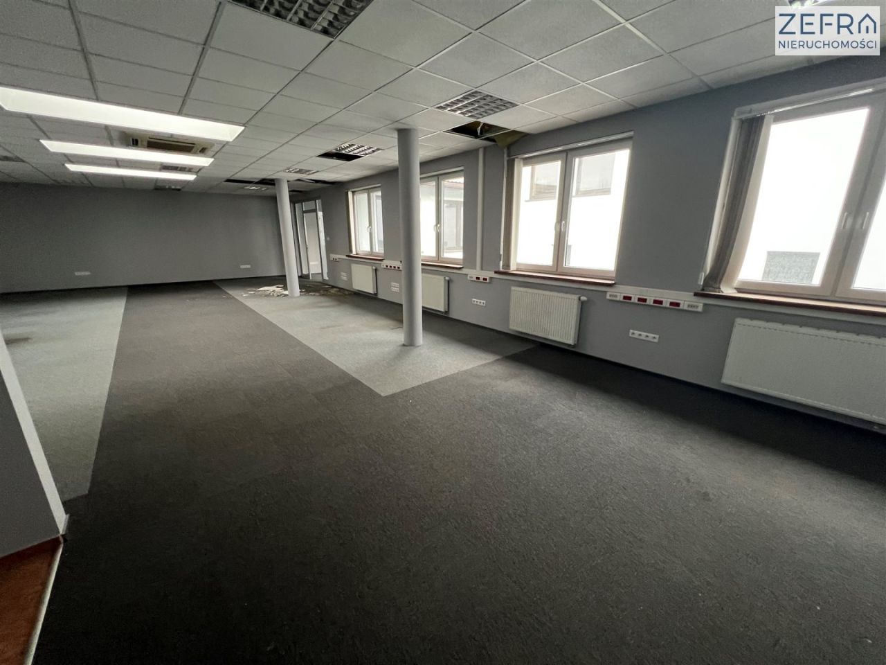 Biuro Kraków Prądnik Biały, ul. Henryka Pachońskiego. Zdjęcie 7