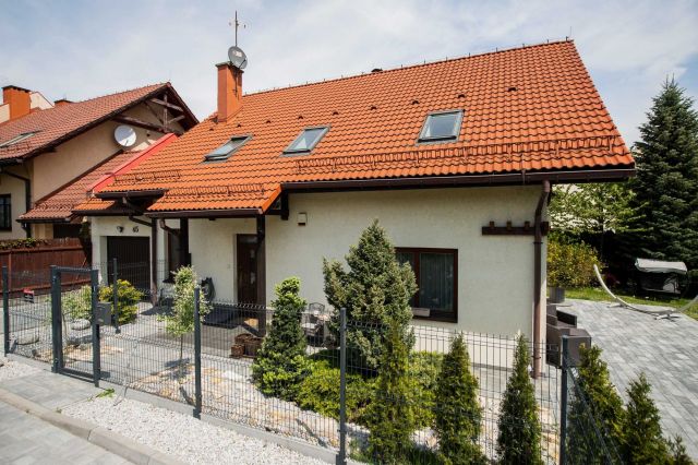 dom szeregowy, 5 pokoi Bielsko-Biała Stare Bielsko. Zdjęcie 1