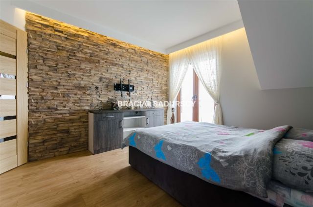 dom wolnostojący, 7 pokoi Myślenice Górne Przedmieście. Zdjęcie 13