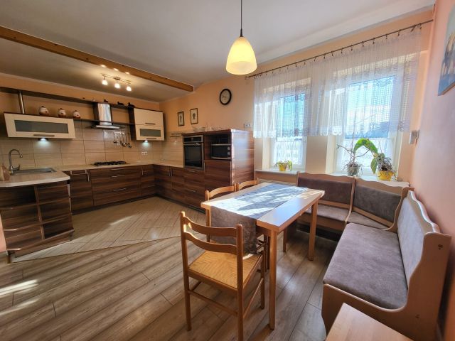 Mieszkanie 4-pokojowe Jeniniec. Zdjęcie 1