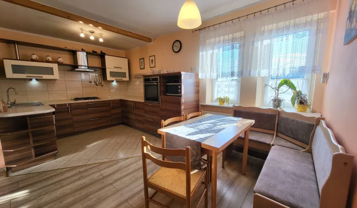 Mieszkanie 4-pokojowe Jeniniec, brak