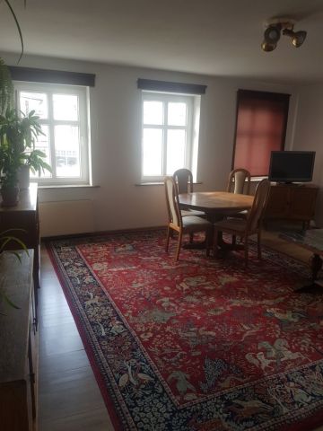 Mieszkanie 2-pokojowe Jelenia Góra Centrum, pl. Ratuszowy. Zdjęcie 1