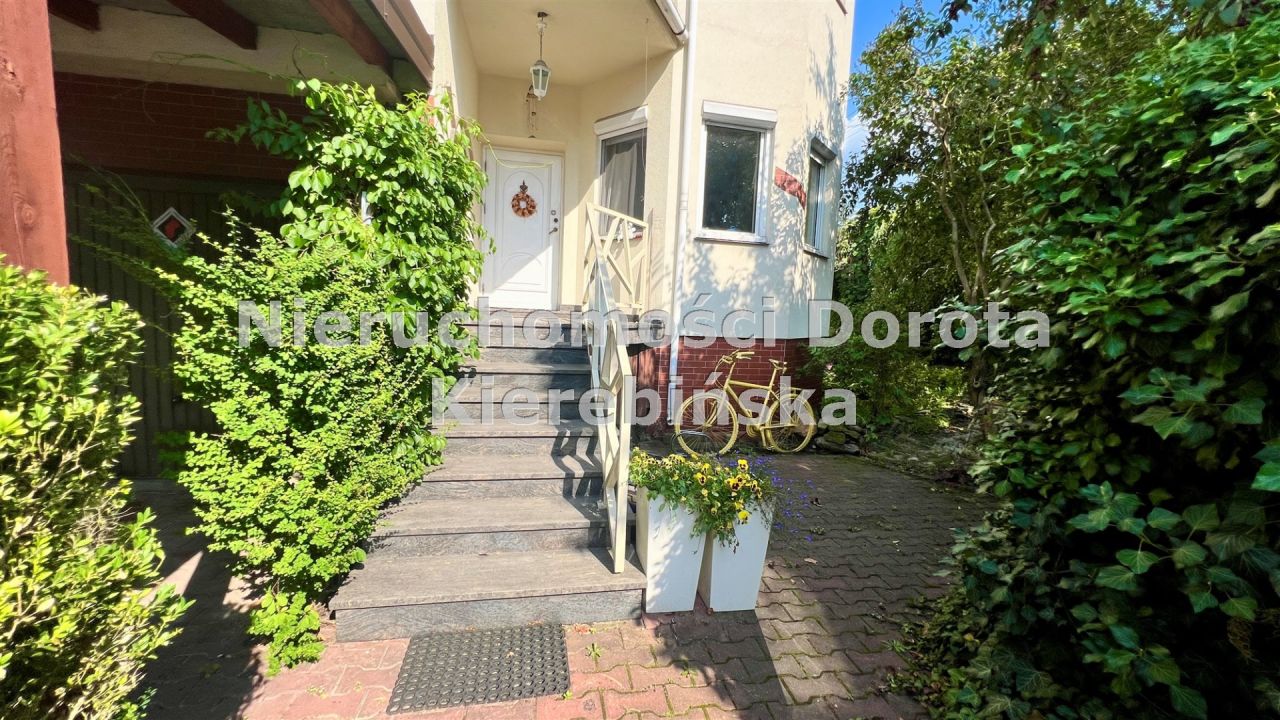 dom szeregowy, 8 pokoi Tomaszów Mazowiecki. Zdjęcie 3