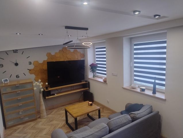 Mieszkanie 2-pokojowe Konstantynów Łódzki Centrum, ul. 1 Maja. Zdjęcie 1