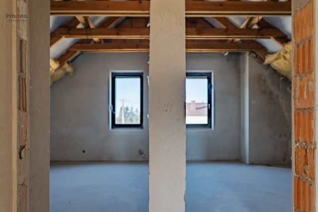 dom wolnostojący, 5 pokoi Święciec. Zdjęcie 12