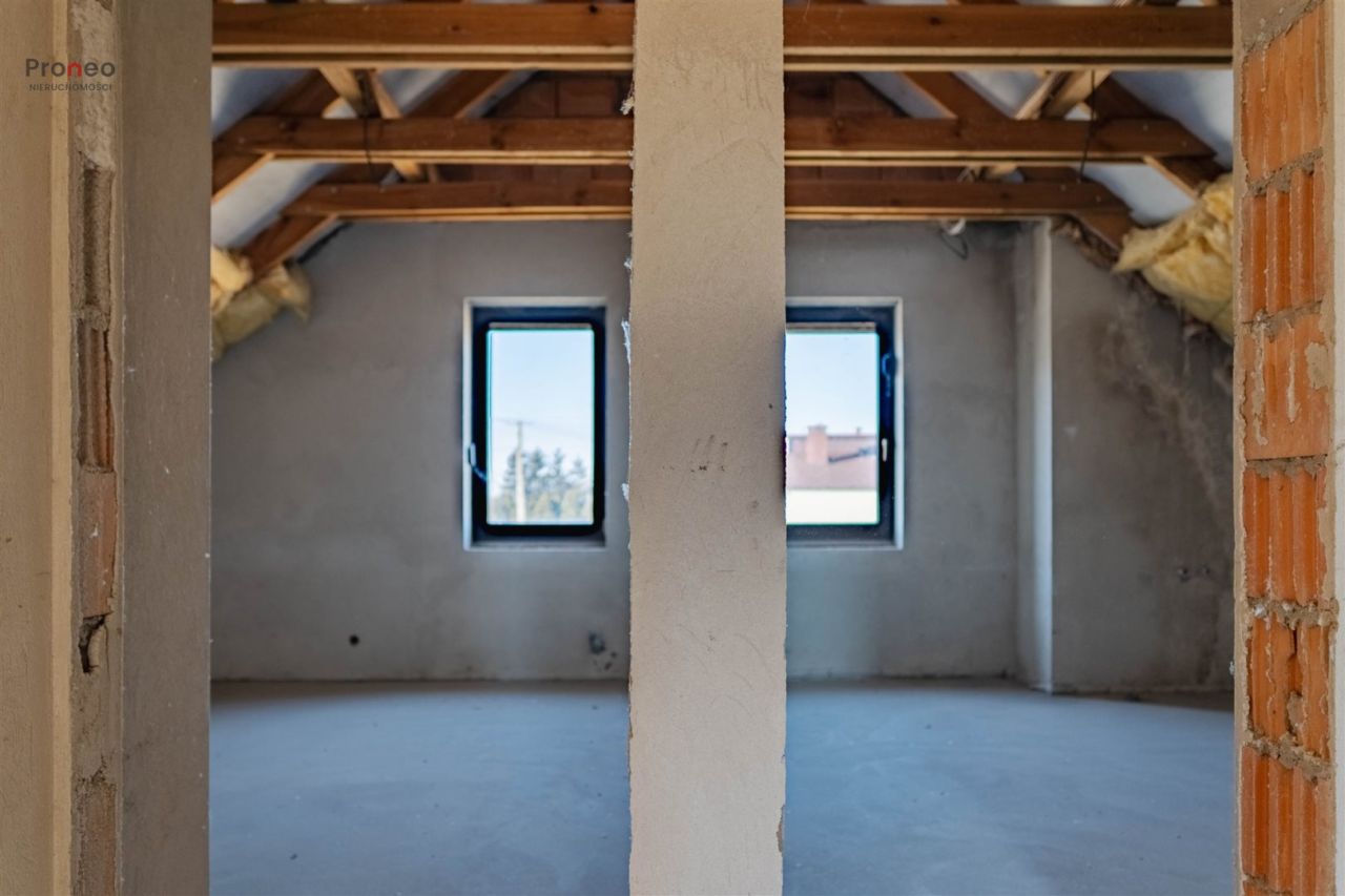 dom wolnostojący, 5 pokoi Święciec. Zdjęcie 12