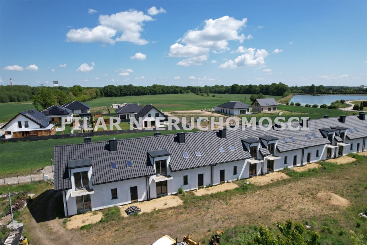 dom szeregowy, 4 pokoje Obora. Zdjęcie 5