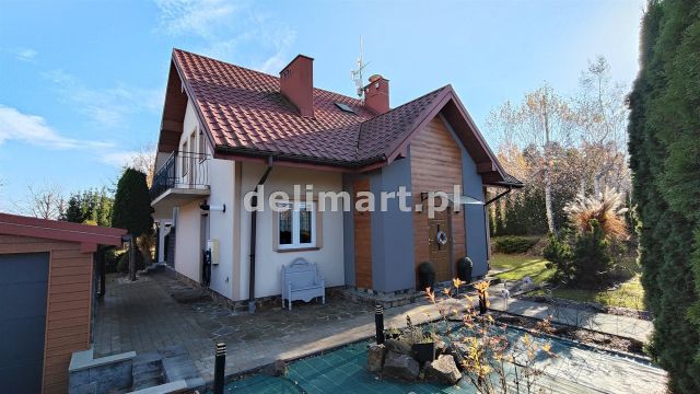 dom wolnostojący, 4 pokoje Zagórz. Zdjęcie 3