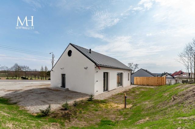 dom wolnostojący, 4 pokoje Romanów. Zdjęcie 2