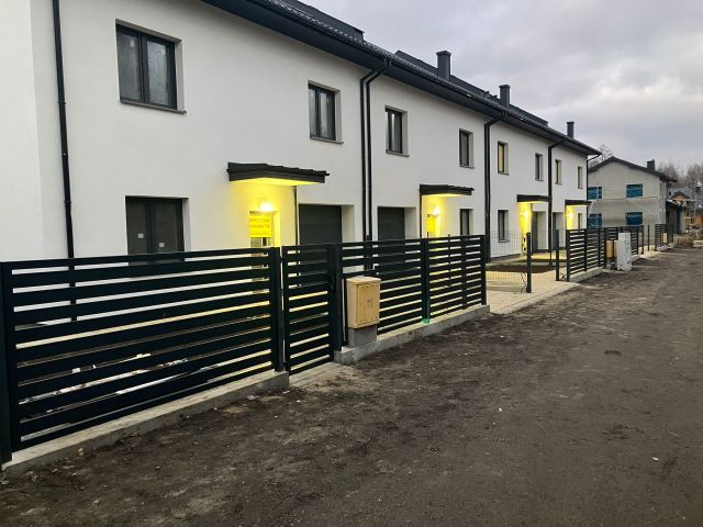 dom szeregowy, 4 pokoje Zielonka Zosinek, ul. Ossowska. Zdjęcie 1