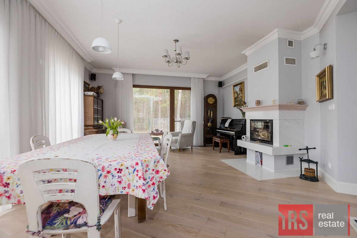 bliźniak, 5 pokoi Izabelin. Zdjęcie 5