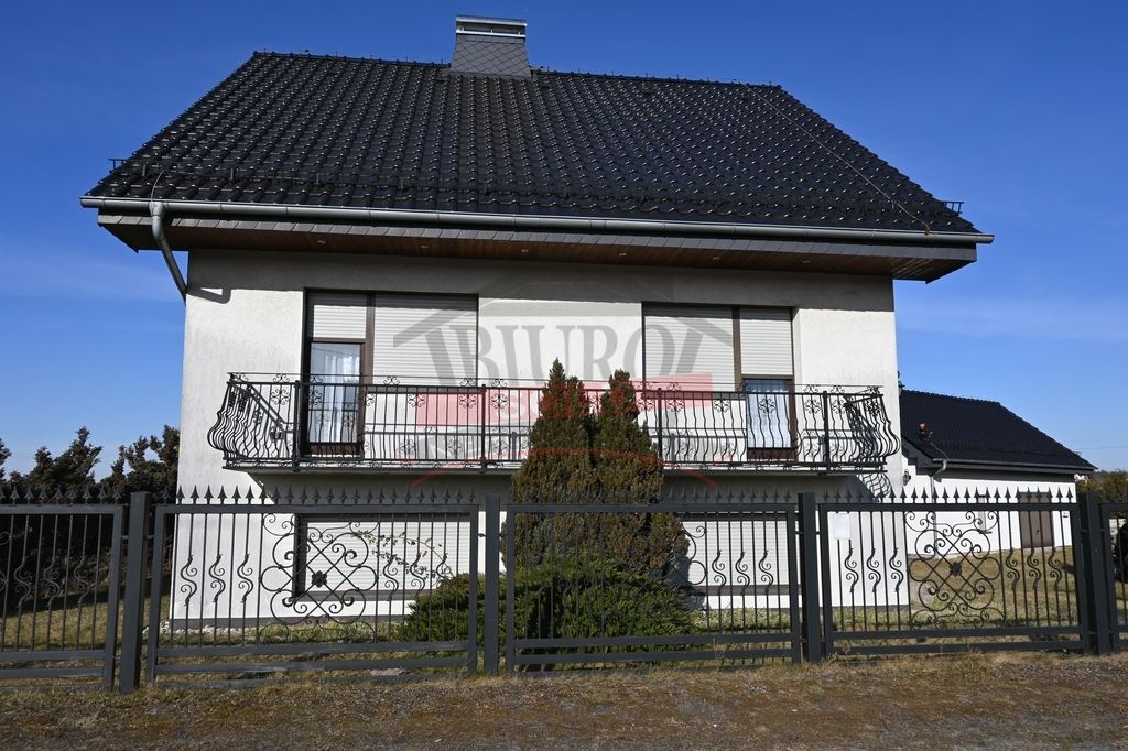 dom wolnostojący, 4 pokoje Rzędów. Zdjęcie 3