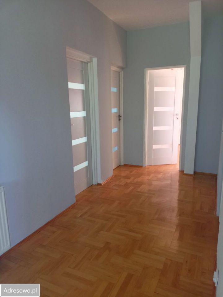 dom wolnostojący, 8 pokoi Częstochowa Stradom, ul. Królewska. Zdjęcie 14