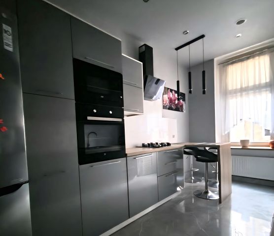 Mieszkanie 4-pokojowe Legnica Centrum, ul. Biskupia. Zdjęcie 1