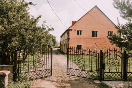 dom wolnostojący, 10 pokoi Piława Dolna, ul. Główna