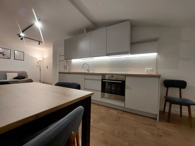 Mieszkanie 1-pokojowe Międzybórz, ul. Rynek. Zdjęcie 1