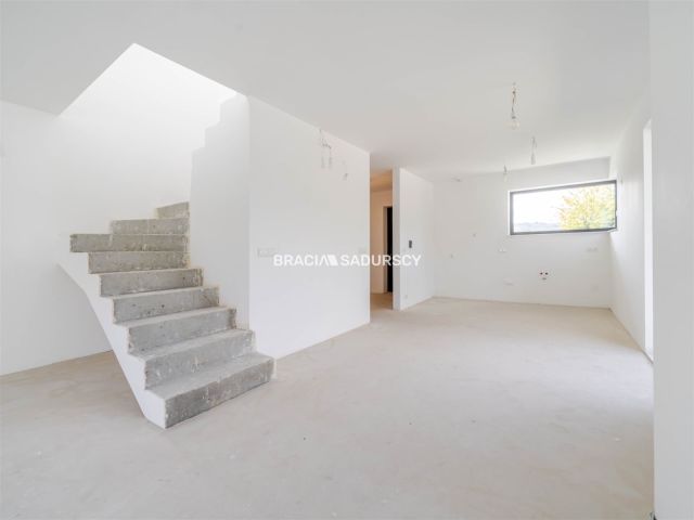 dom wolnostojący, 4 pokoje Koźmice Małe. Zdjęcie 10