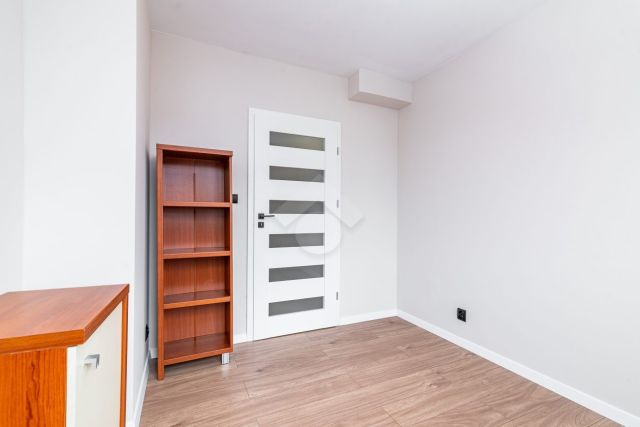 Mieszkanie 3-pokojowe Kraków Kurdwanów. Zdjęcie 10