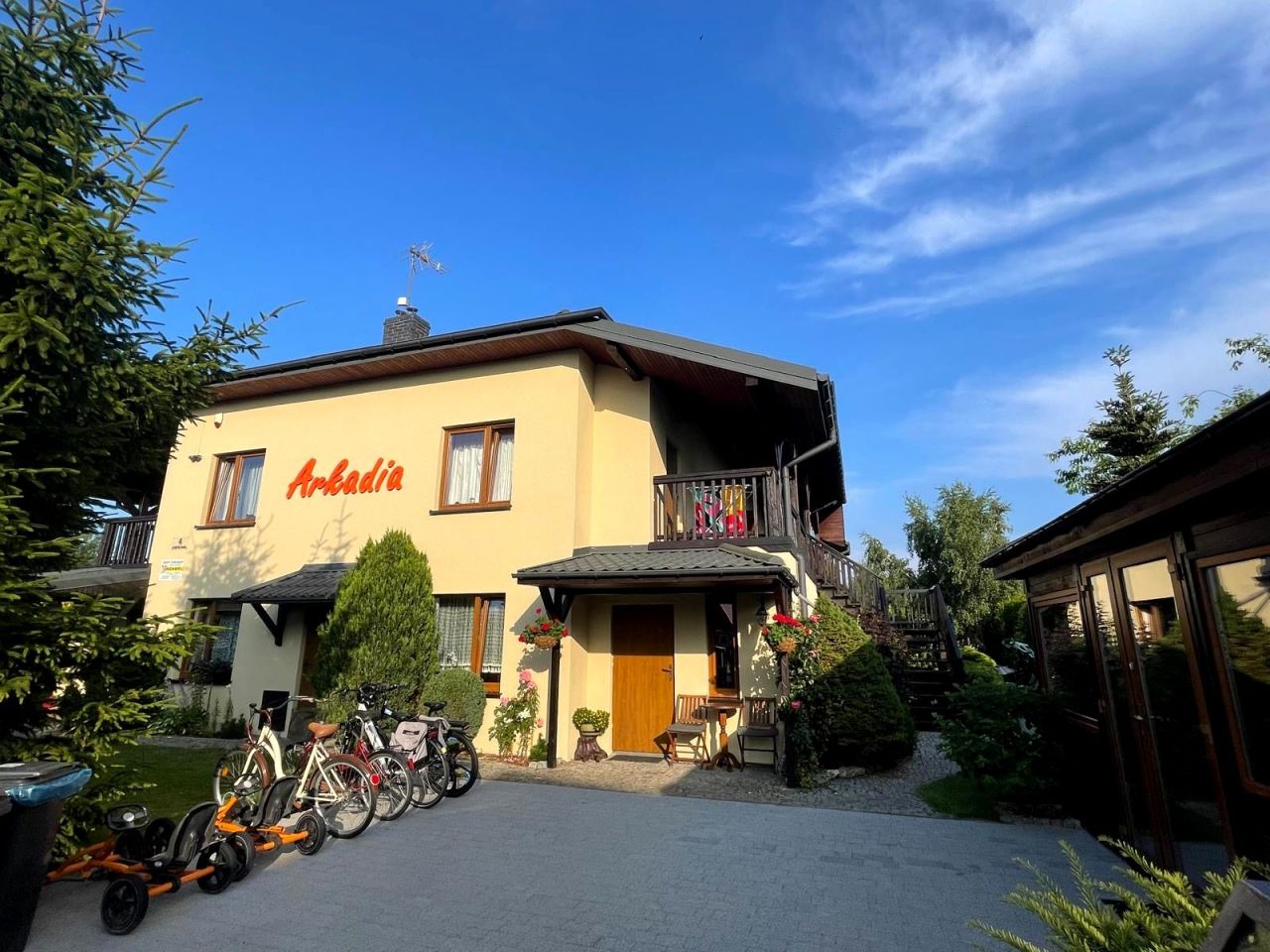 dom wolnostojący, 14 pokoi Dąbki, ul. Osiedlowa. Zdjęcie 9